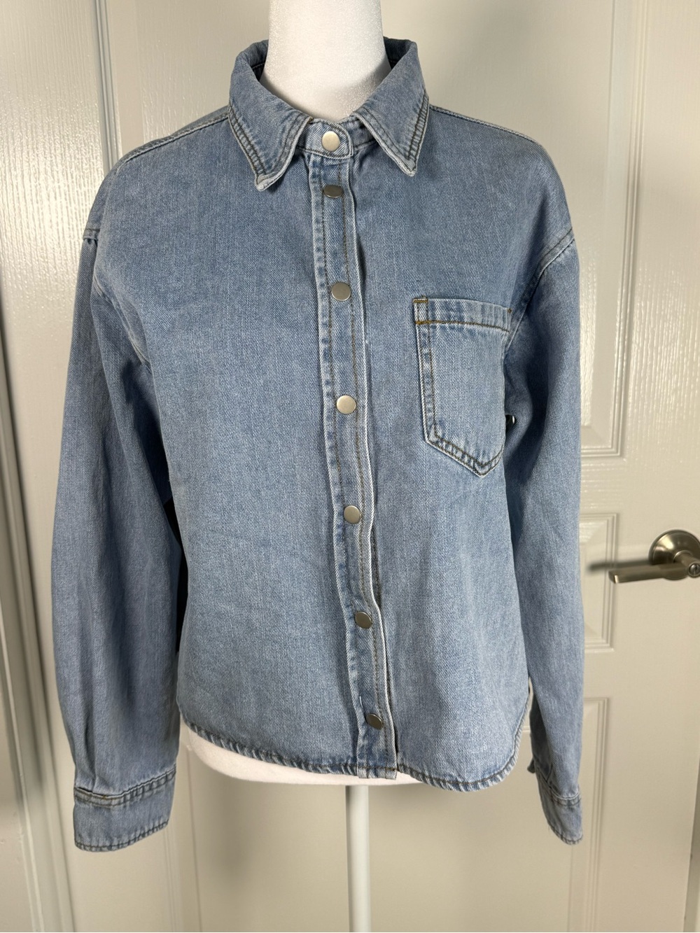 Thread & Supply Light Blue Denim Jacket size M (048)